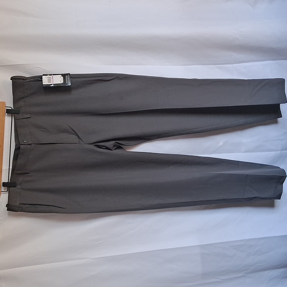 PGA TOUR  Asphalt Men's Golf Pants Flat Front Gray Size 38×32